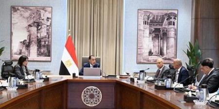 مدبولي يتابع مستجدات الموقف الحالي لمشروعات تحلية مياه البحر وتوطين الصناعة المرتبطة بها