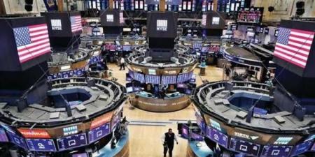 الأسهم الأمريكية تستقر وسط توجهات الفيدرالي المتشددة وقفزة النفط والعائدات