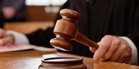قاد سيارته تحت تأثير الحشيش، محاكمة سائق بحوزته مخدرات والنيابة تتهمه بتهديد حياة المواطنين بالمنيا