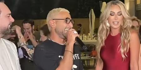 أحمد سعد يغير كلمات أغنيته "وسع وسع" من أجل مايا دياب (فيديو)