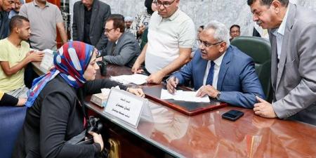 نائب محافظ سوهاج يعقد اللقاء الجماهيري الأسبوعي لبحث شكاوى المواطنين