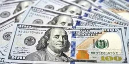 مكاسب جديدة للدولار مع صعود النفط وتقلبات السندات
