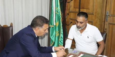 محافظ القليوبية يبحث 18 طلبًا وشكوى خلال اللقاء الجماهيري بالقناطر الخيرية
