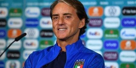 إيطاليا وفرنسا، كيف يكفر مانشيني في صدام الديوك الليلة؟