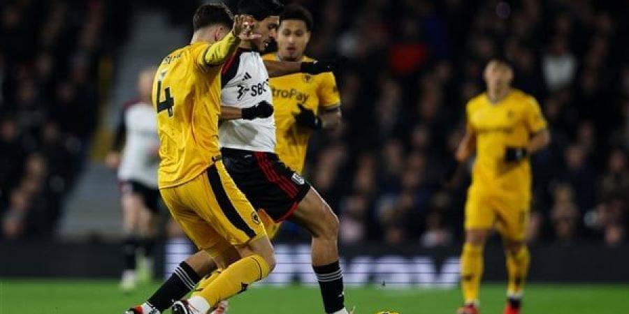 الدوري
      الإنجليزي،
      وولفرهامبتون
      وفولهام
      يتعادلان
      1-1
      في
      الشوط
      الأول