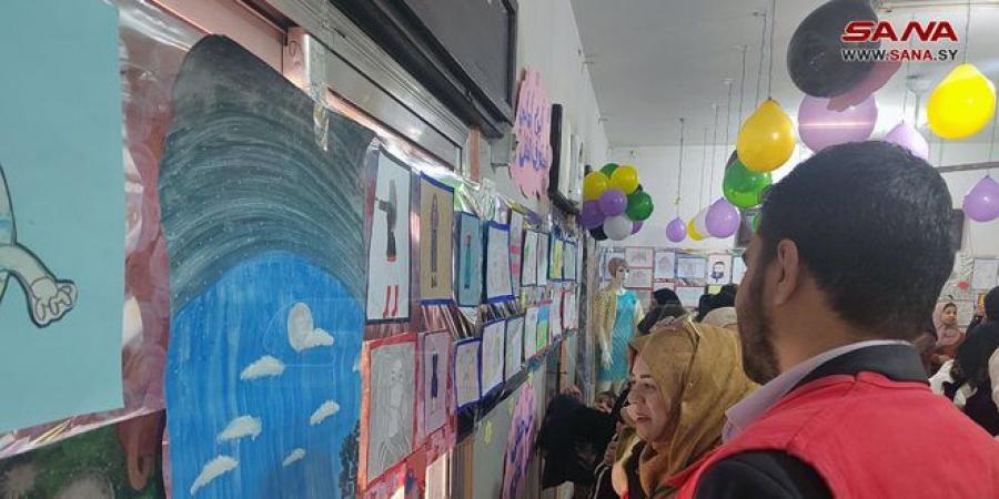 معرض
أشغال
يدوية
ورسومات
أطفال
بمركز
بيت
الكل
في
الحسكة