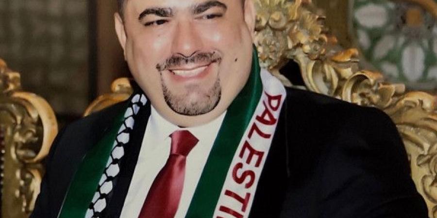 بسيل
      برادعية..
      قصة
      نجاح
      بين
      الهند
      وفلسطين