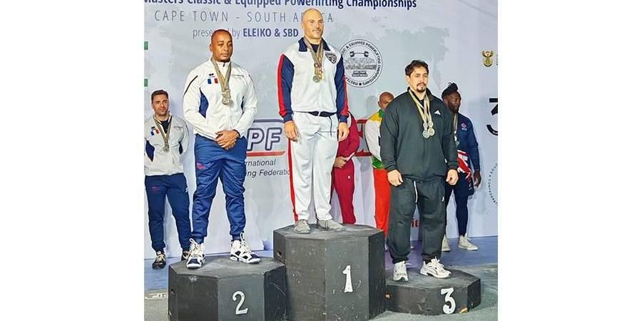 فيصل الزعابي يحرز برونزية العالم بالقوة البدنية