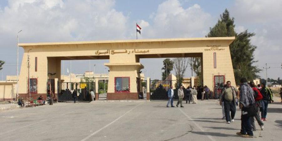 40 فلسطينياً يعودون إلى غزة عبر معبر رفح ضمن الدفعة السادسة رغم القيود الإسرائيلية