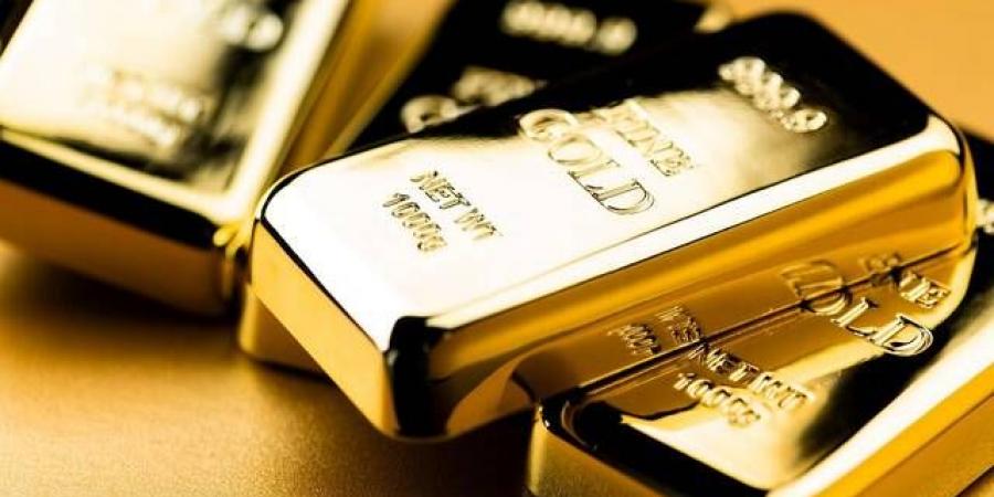 الذهب يتراجع متأثرًا بارتفاع الدولار وأسعار النفط