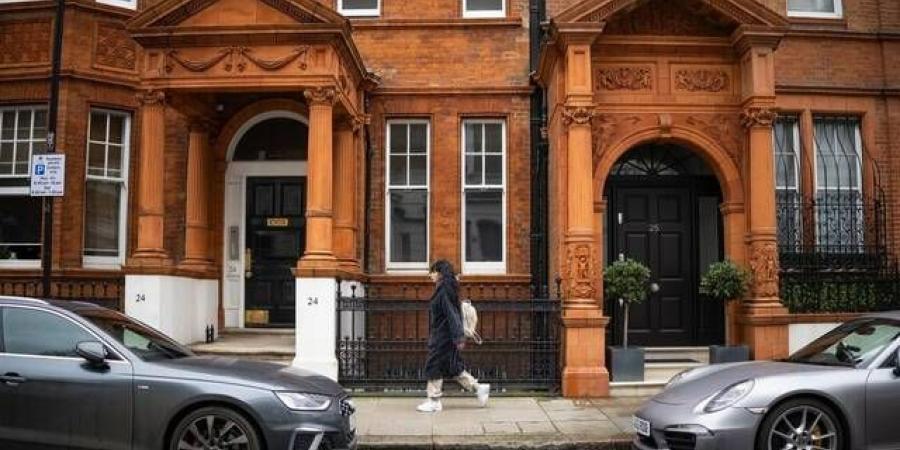 أثرياء
      بريطانيا
      ينقلون
      ثرواتهم
      قبل
      دخول
      ضرائب
      الميراث
      حيز
      التنفيذ