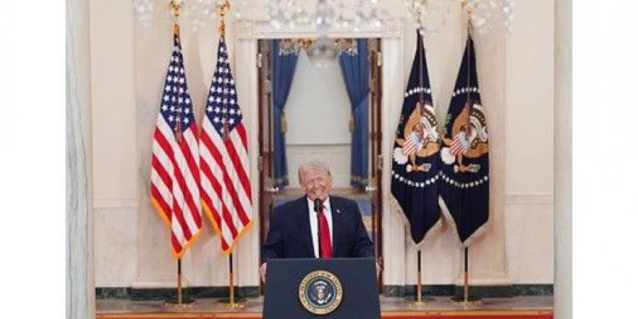 ترامب:
سنضرب
إيران
بقوة
كبيرة
خلال
الأسبوعين
أو
الثلاثة
المقبلة
ولن
نسمح
بتضرر
حلفائنا
في
الشرق
الأوسط