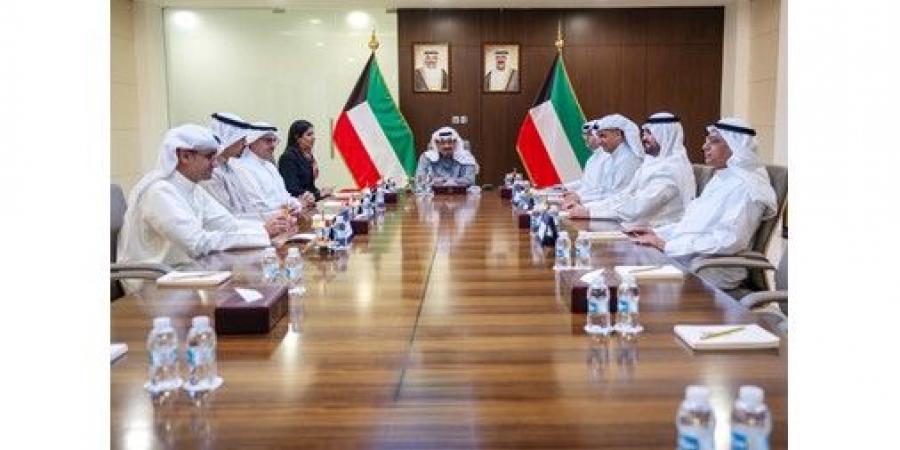 توفير
أراضٍ
لإقامة
مخازن
إستراتيجية