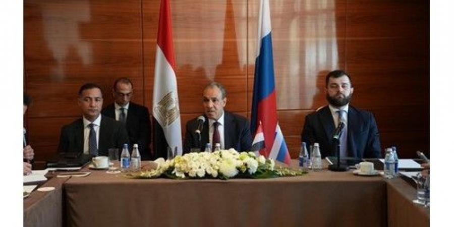 وزير
الخارجية:
مصر
تسخّر
كل
جهودها
الديبلوماسية
لوقف
التصعيد
بالمنطقة