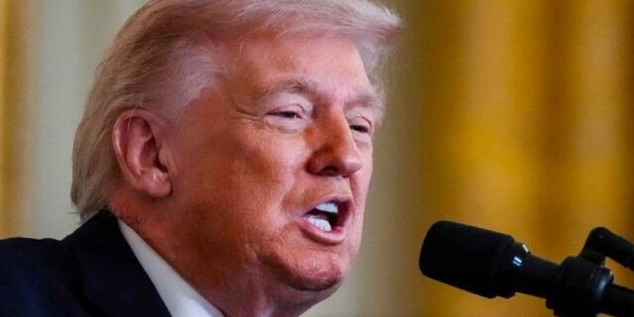 ترامب:
      يمكننا
      فتح
      مضيق
      هرمز
      والاستيلاء
      على
      النفط