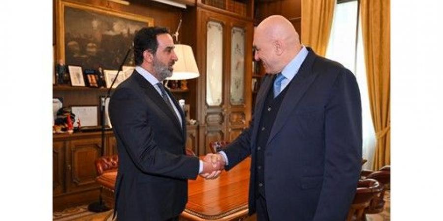 القحطاني:
العدوان
الإيراني
انتهاك
صارخ
لمبادئ
القانون
الدولي
وتهديد
مباشر
لأمن
المنطقة
واستقرارها