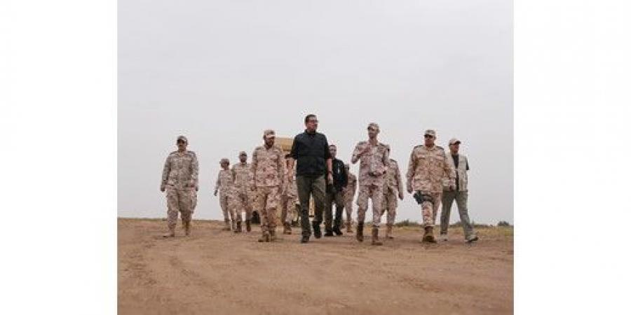 وزير
الدفاع
:
الحفاظ
على
أعلى
درجات
الاستعداد
لمواجهة
مختلف
التحديات