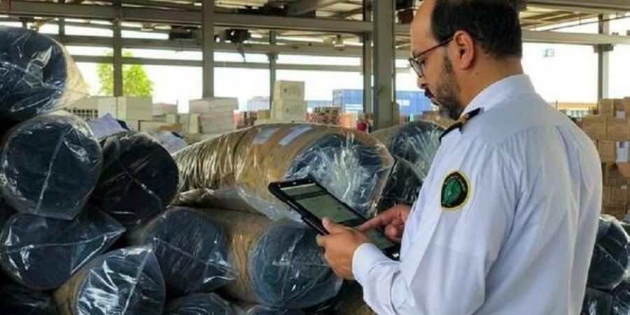 748
      عملية
      ضبط
      في
      المنافذ
      الجمركية
      خلال
      أسبوع..
      أبرزها
      الأسلحة
      والمخدرات