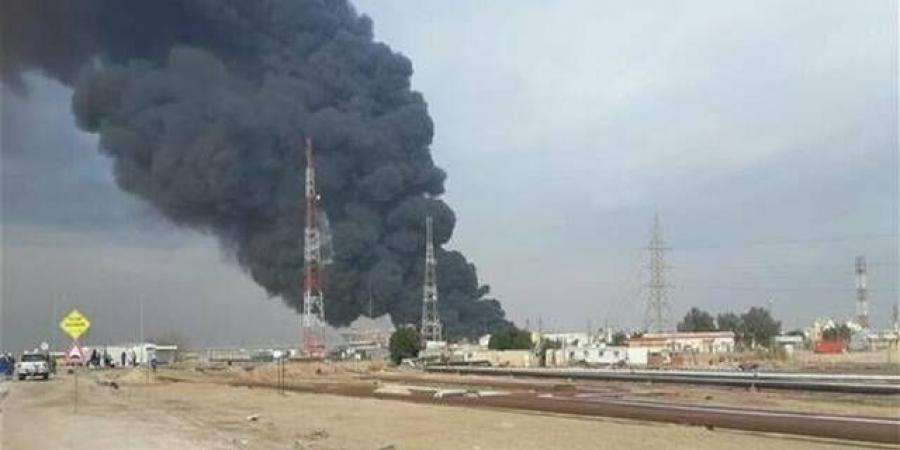 مصادر
      عراقية:
      استهداف
      حقل
      الرميلة
      بطائرات
      مسيرة
      وإصابة
      3
      عمال