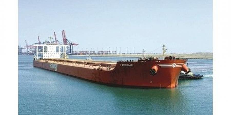 ميناء
شرق
بورسعيد
يستقبل
MV
PAROSHIP
أكبر
سفينة
صب
جاف
ترسو
في
ميناء
مصري
على
رصيف
محطة
«سكاي
بورتس»