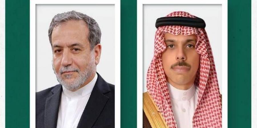 وزير
      الخارجية
      السعودي
      يتلقى
      اتصالاً
      هاتفياً
      من
      نظيره
      الإيراني