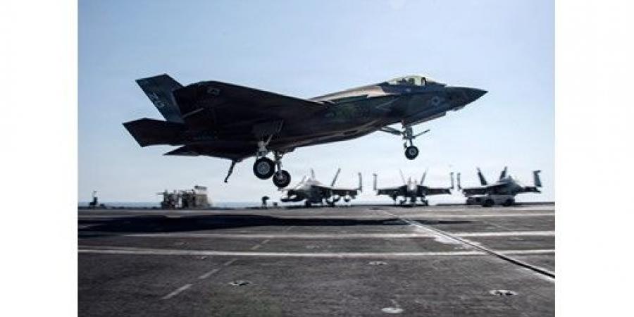 قائد
«سنتكوم»:
أهدافنا
العسكرية
الجوهرية
في
إيران
تحققت
وقواتنا
على
أهبة
الاستعداد