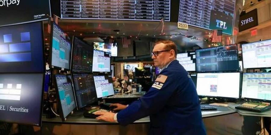 "وول
      ستريت"
      تقفز
      بقوة
      في
      أول
      جلسة
      بعد
      الهدنة
      الأمريكية-الإيرانية