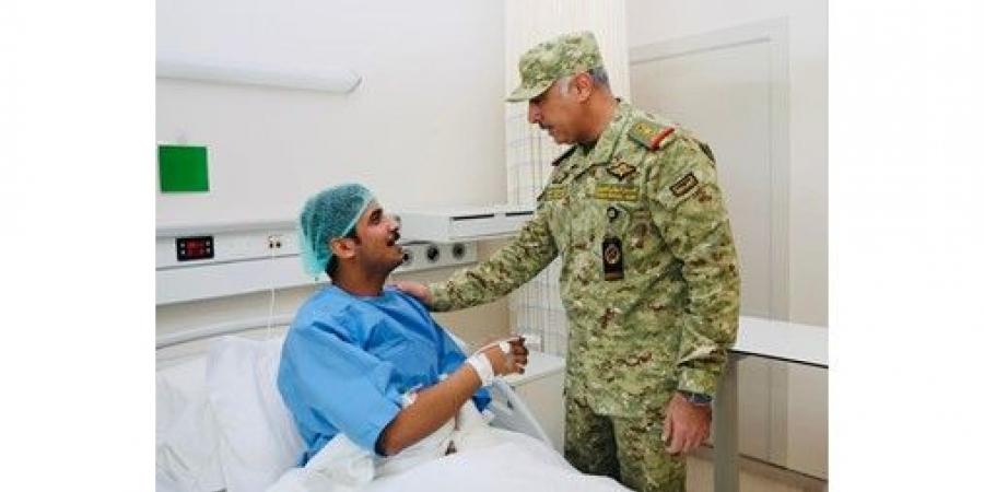 وكيل
الحرس
الوطني
اطمأن
على
الحالة
الصحية
للمصابين
جراء
سقوط
مسيّرة
معادية