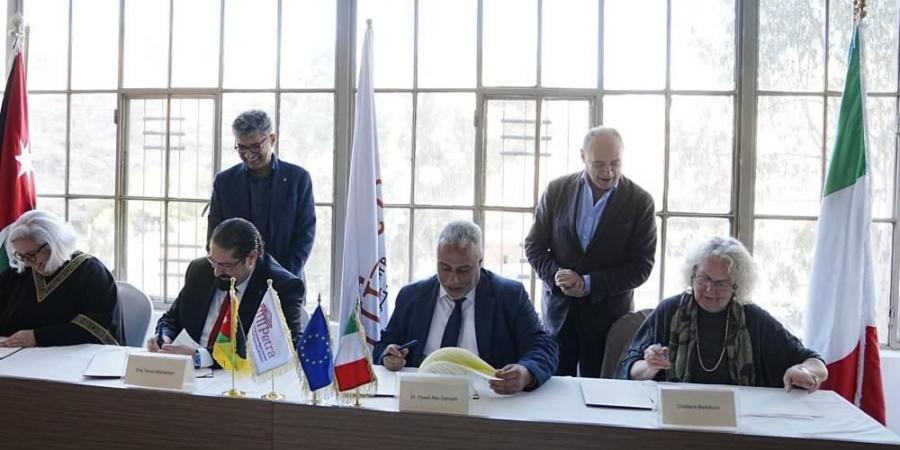 اتفاقية
      تعزز
      استدامة
      ترميم
      المواقع
      الأثرية
      في
      البتراء