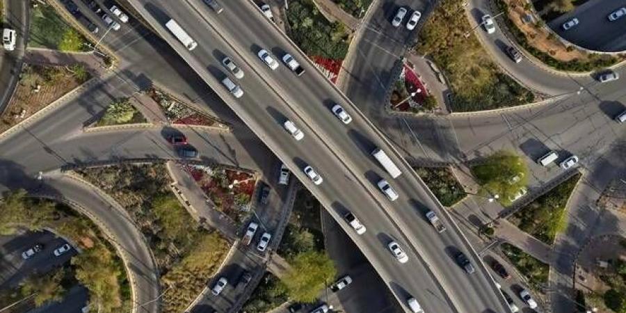 بدء
      إجراءات
      نزع
      ملكية
      عقارات
      متعارضة
      مع
      مسارات
      برنامج
      تطوير
      محاور
      الطرق
      بالرياض