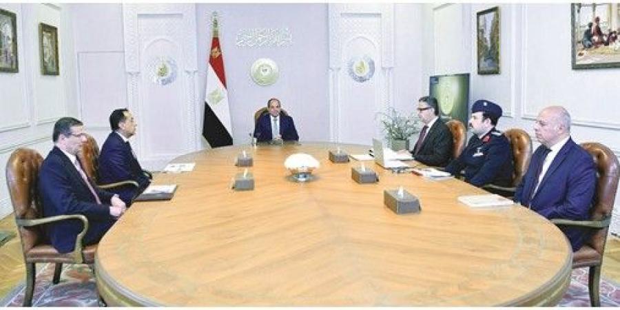 السيسي
يشدد
على
ضرورة
استخدام
الدولة
لآليات
ضبط
السوق
لتفادي
غلاء
الأسعار