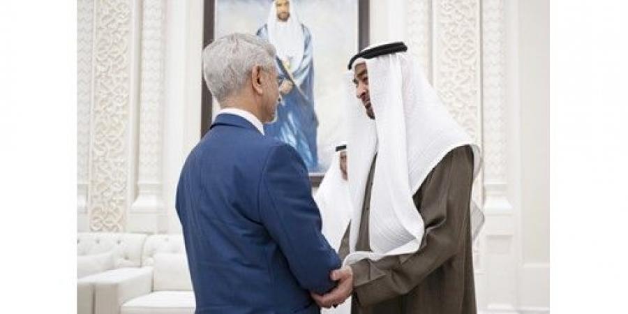 رئيس
الإمارات
ووزير
خارجية
الهند
يبحثان
تعزيز
الشراكة
والتطورات
الإقليمية