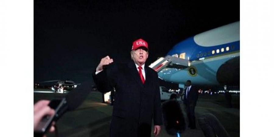 الحصار
البحري
على
إيران
يدخل
حيز
التنفيذ..
وترامب:
أيُّ
سفينة
إيرانية
تقترب
من
حصارنا
سيتم
القضاء
عليها
فوراً