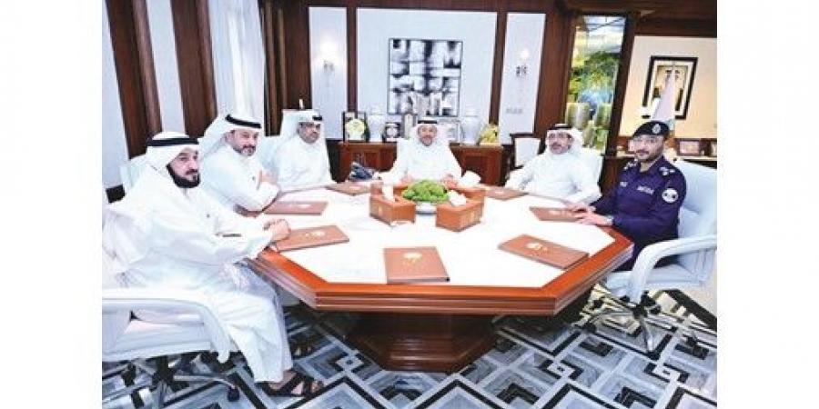 محافظ
الفروانية:
مضاعفة
الجهود
وتسريع
وتيرة
العمل
لخدمة
أهالي
المحافظة