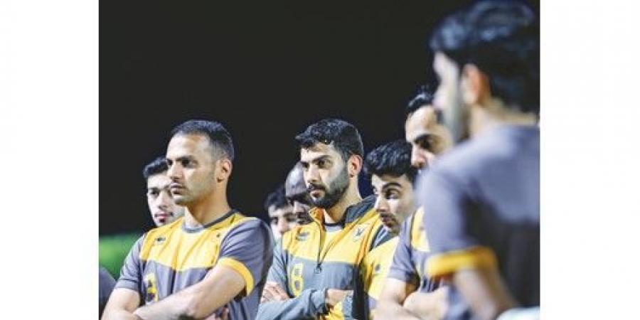 القادسية
يختتم
تحضيراته
غداً
لمواجهة
الريان
القطري