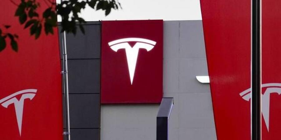 أرباح
      "تسلا"
      تتجاوز
      التوقعات
      وتدفع
      سهمها
      للصعود