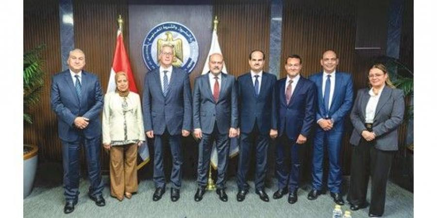 «البترول»:
إنتاج
1.1
مليون
طن
سنوياً
من
الميثانول
لتلبية
احتياجات
الصناعات
المحلية
والتصدير