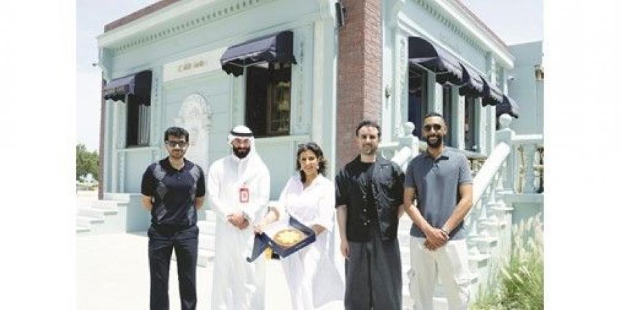 «الخليج»
يواصل
دعم
المشروعات
الكويتية
ويهدي
عملاءه
«كيكة
العرفج»