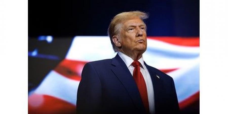 ترامب
بعد
إجلائه
من
حفل
العشاء
السنوي
لمراسلي
البيت
الأبيض:
تم
القبض
على
مطلق
النار