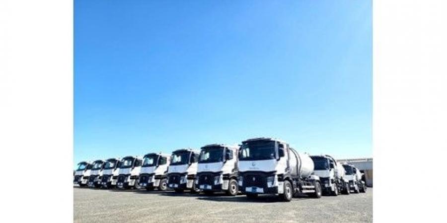 بالفيديو..
مجموعة
شونيز
تسلّم
وزارة
الأشغال
العامة
أسطول
شاحنات
«رينو»