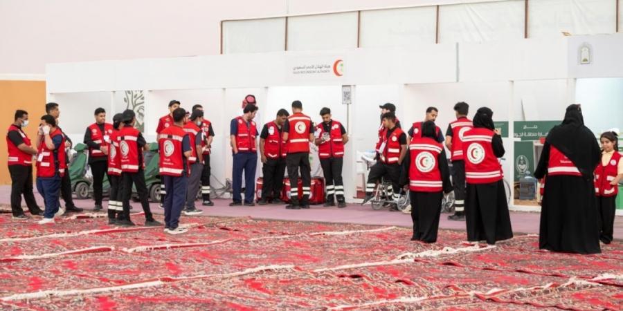 متطوعو الجوف يرسمون مشاهد إنسانية في خدمة ضيوف الرحمن