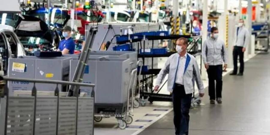 الإنتاج
      الصناعي
      في
      ألمانيا
      يرتفع
      0.4%
      في
      أبريل