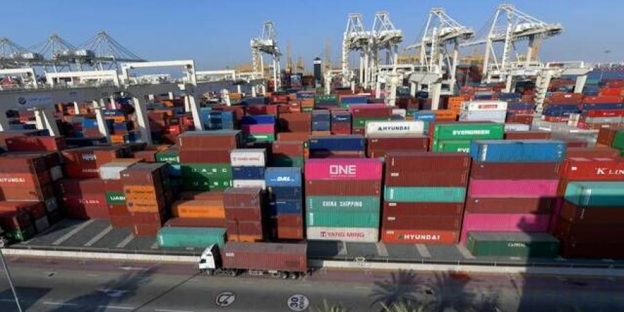 إغلاق
      مضيق
      هرمز
      يعيد
      تشكيل
      طرق
      التجارة
      في
      الشرق
      الأوسط