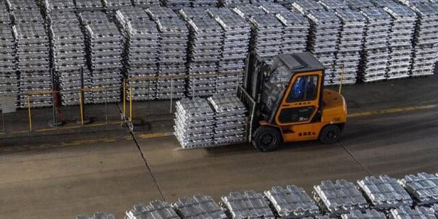 بريطانيا
      تعدل
      قيود
      استيراد
      الصلب
      بعد
      شكاوى
      قطاع
      الصناعة