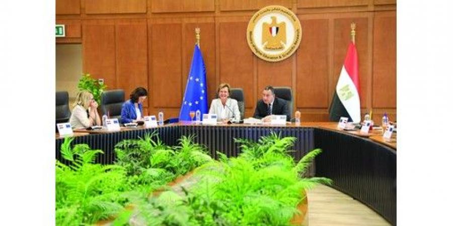 وزير
التعليم
العالي:
انضمام
مصر
إلى
«هورايزون
أوروبا»
يمثل
منصة
إستراتيجية
لتحويل
المعرفة
إلى
ابتكار
