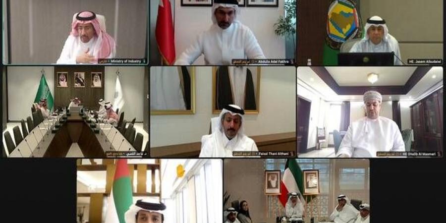 وزير
      الصناعة
      يشارك
      في
      اجتماع
      استثنائي
      خليجي
      لتعزيز
      التكامل
      التجاري
      والصناعي