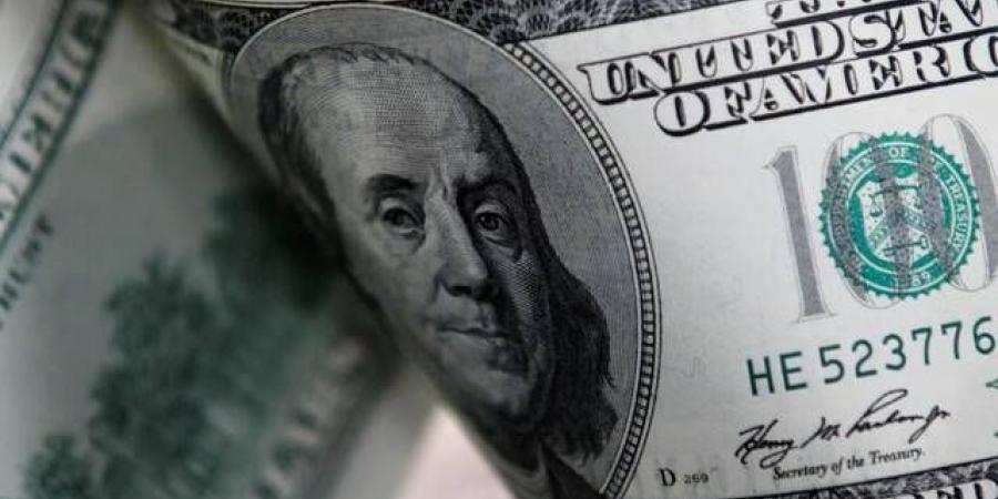 الدولار يتجه لتحقيق مكاسب أسبوعية وسط قفزة عوائد السندات