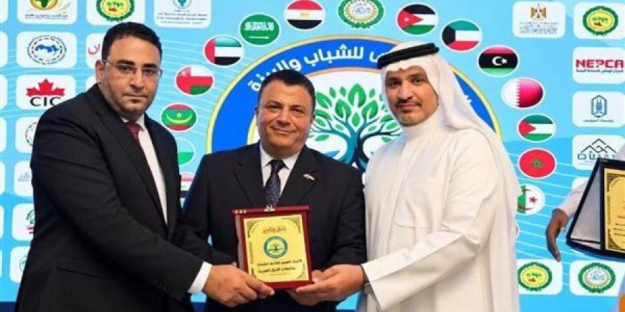 سكرتير عام البحر الأحمر يشهد ختام المنتدى الشبابي الرابع عشر للبيئة الساحلية بالغردقة