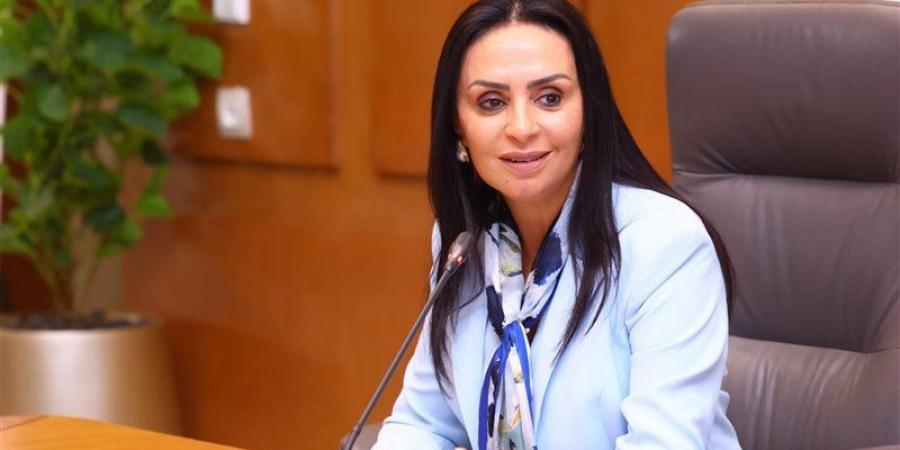وزيرة التضامن تهنئ صفاء أبو السعود بعد حصد جائزتين بالمهرجان العربي للإذاعة والتليفزيون