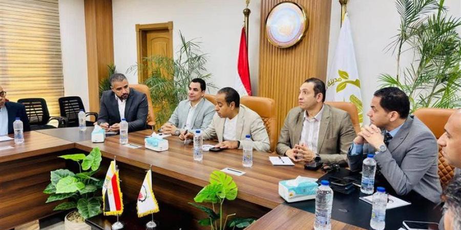 الإسكان تبحث سرعة إنهاء إجراءات توفيق الأوضاع للأراضي بالمدن الجديدة